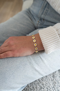 Big Daisy Chain Bracelet